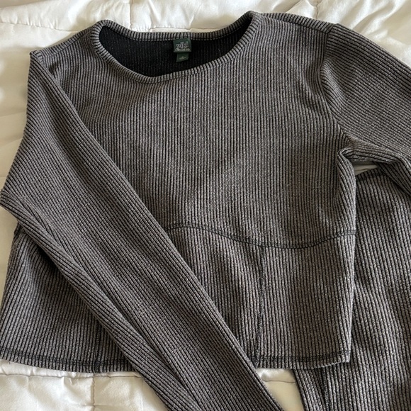 Gray Ribbed Two-Piece Set - Picture 2 of 4